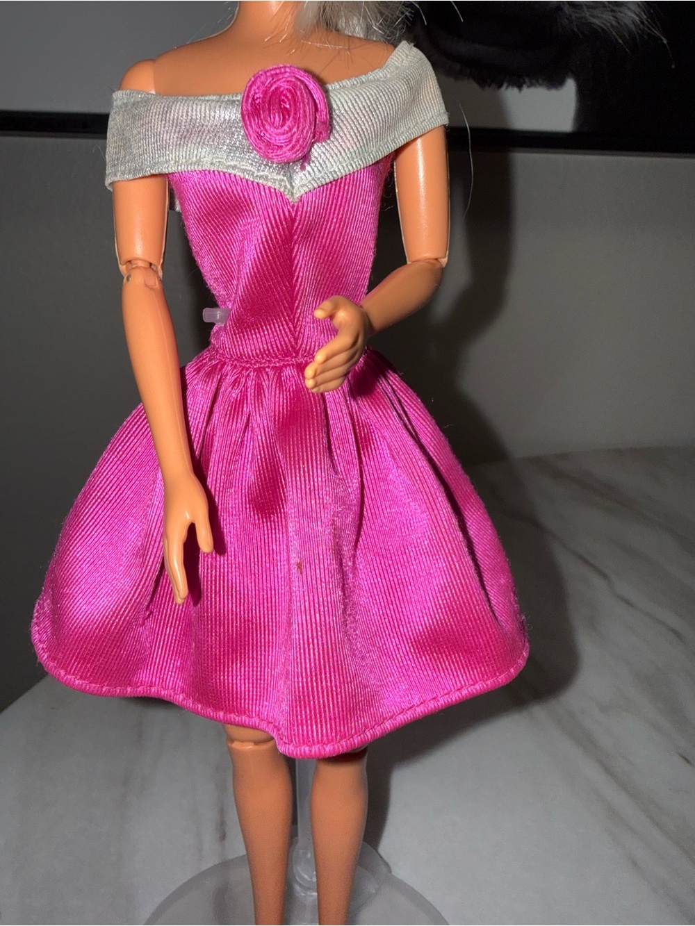 Barbie Mattel  Doll’s Pink & White Off-Shoulder Special Occasion Dress Vintage